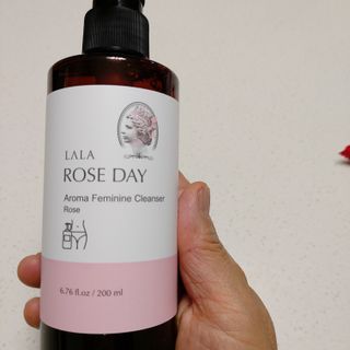 라라로즈데이 시즌2 여성청결제 200ml 아로마 페미민 클렌저, 독일더마인증 — 4점을 준 리뷰어가 2021년 9월 올린 사용 사진