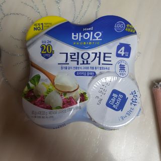 매일바이오 그릭요거트 오리지널 플레인 4개, 로스터리 커피믹스 4개 — 3점을 준 리뷰어가 2021년 12월 올린 사용 사진