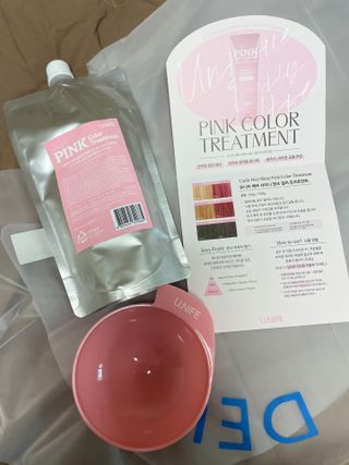 [유니프] 헤어 샤이니 핑크 컬러 트리트먼트 500g — 5점을 준 리뷰어가 2024년 4월 올린 사용 사진