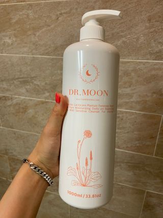 프리[닥터문] 유산균 락토케어 질경초 여성청결제 1000ml (젤타입) — 5점을 준 리뷰어가 2022년 6월 올린 사용 사진