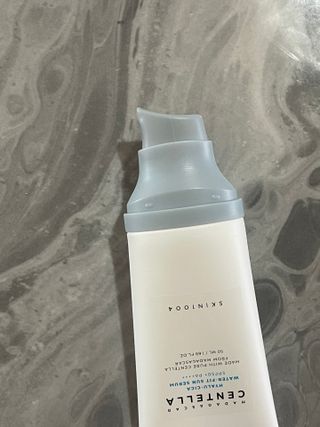 MF[스킨1004] 마다가스카르 센텔라 히알루-시카 워터핏 선세럼 50ml — 4.5점을 준 리뷰어가 2024년 5월 올린 사용 사진