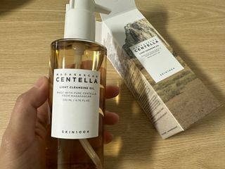 스킨1004 [SKIN1004] 마다가스카르 센텔라 라이트 클렌징 오일 200ml — 5점을 준 리뷰어가 2024년 8월 올린 사용 사진