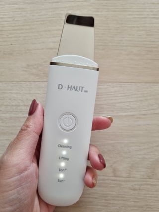 디하우트 랩 4 in 1 갈바닉 아쿠아 워터 필링기 스킨스크러버 — 5점을 준 리뷰어가 2021년 11월 올린 사용 사진