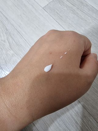 [휴랑] 오미자 2,000알로 피부 생기를 채워주는 밸런싱 크림 — 5점을 준 리뷰어가 2021년 10월 올린 사용 사진