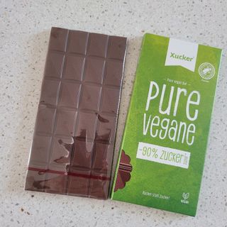 당류2g 자일리톨로 단맛을낸 슈카 퓨어비건 무설탕초콜릿 Xucker vegan 2개입 — 4점을 준 리뷰어가 2021년 4월 올린 사용 사진