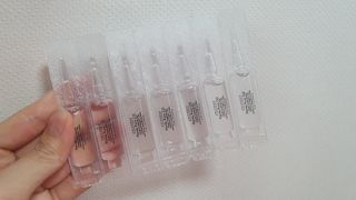 유니베르소 산소앰플 7일 집중케어 앰플 — 5점을 준 리뷰어가 2021년 4월 올린 사용 사진