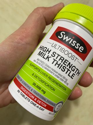 Swisse 스위스 고함량 밀크씨슬 35,000mg 60정 — 5점을 준 리뷰어가 2021년 11월 올린 사용 사진