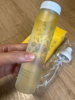 닥터리진 퍼퓸드 옐로우 오일 미스트 앰플 [페이스앤바디] 레귤러 — 5점을 준 리뷰어가 2022년 10월 올린 사용 사진