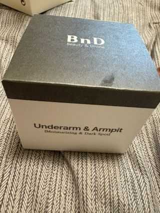 비엔디 2NOW[한글]]BnD 바디 미백 겨드랑이 크림 — 5점을 준 리뷰어가 2024년 12월 올린 사용 사진