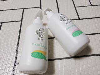 mom e 맘이 내추럴 베이비 케어 샴푸앤바스+로션 — 5점을 준 리뷰어가 2021년 1월 올린 사용 사진