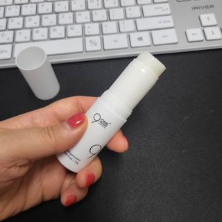 작심연구소 죽어가는 피부를 구원해줄 피부환생 메디 구원 스틱(MEDI 9-ONE STICK) — 3점을 준 리뷰어가 2022년 8월 올린 사용 사진