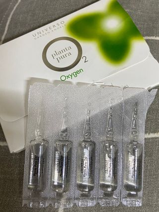 유니베르소 산소앰플 7일 집중케어 앰플 — 5점을 준 리뷰어가 2021년 8월 올린 사용 사진