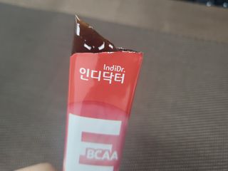 [인디닥터] 타이탄 BCAA 프로틴 젤리스틱 — 4점을 준 리뷰어가 2022년 4월 올린 사용 사진