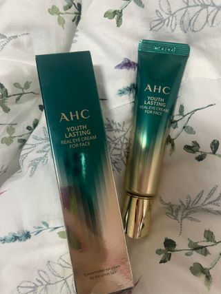 [NEW 탄력유턴 아이크림] AHC 유스 래스팅 리얼 아이크림 포 페이스 — 5점을 준 리뷰어가 2021년 2월 올린 사용 사진