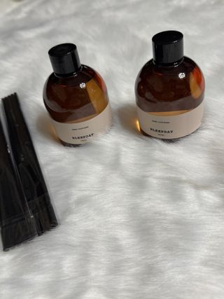 블립 [쿠팡]1+1 디퓨저 실내 방향제 화장실 차량용 집안 냄새제거 집방향제 아로마 — 5점을 준 리뷰어가 2025년 1월 올린 사용 사진