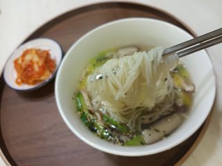 [한면원] 잔치국수 2인분 — 5점을 준 리뷰어가 2022년 7월 올린 사용 사진