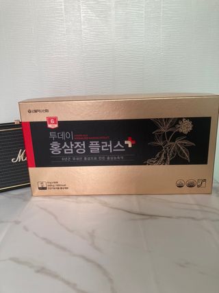 서울약사신협_투데이홍삼정플러스스틱_10g x 60포 — 5점을 준 리뷰어가 2021년 6월 올린 사용 사진