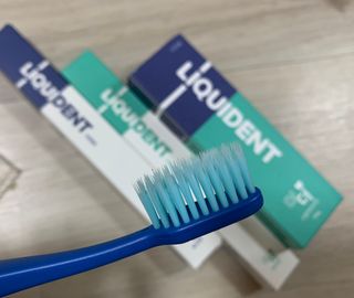 리퀴덴트 오랄케어 온가족용 리퀴덴트 더더 오랄케어 무불소 치약 + 임상시험완료 이중 미세 엠보싱 칫솔 올데이세트 — 5점을 준 리뷰어가 2021년 1월 올린 사용 사진