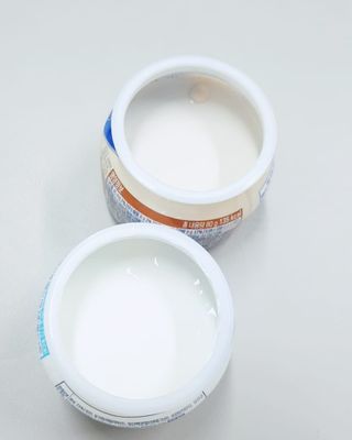 매일바이오 그릭요거트 오리지널 플레인 4개, 로스터리 커피믹스 4개 — 5점을 준 리뷰어가 2021년 12월 올린 사용 사진