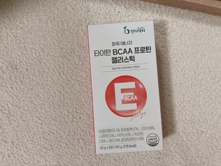 [인디닥터] 타이탄 BCAA 프로틴 젤리스틱 — 4점을 준 리뷰어가 2022년 5월 올린 사용 사진