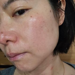 나우 [리브엠]피부 속부터 겹겹이, 촘촘하게! 워터핏8중 수분착붙 크림 — 5점을 준 리뷰어가 2025년 5월 올린 사용 사진
