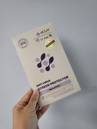 아클리브 Eco 항균 항바이러스 액정 보호필름(iPhone) — 5점을 준 리뷰어가 2022년 8월 올린 사용 사진