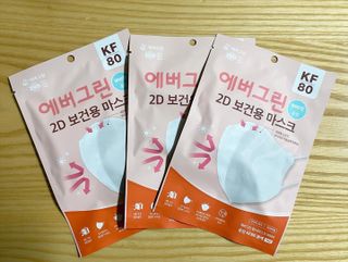 [에버그린] 2D 새부리형 KF80 중형 화이트 25매 — 5점을 준 리뷰어가 2021년 8월 올린 사용 사진