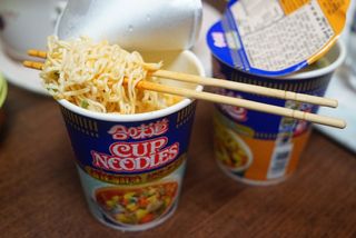 NISSIN 닛신 컵누들  4종 - 씨푸드오리지날, 씨푸드 스파이시, 씨푸드 커리, 씨푸드 XO소스 — 5점을 준 리뷰어가 2022년 4월 올린 사용 사진