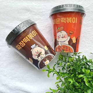 유비쿡 컵떡볶이 매운컵떡볶이2개/ 짜장컵떡볶이 2개  총 4개세트 — 5점을 준 리뷰어가 2021년 6월 올린 사용 사진