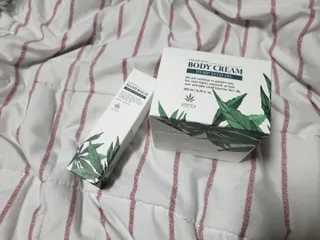 버텍스넘버원 버텍스 넘버원 햄프씨드오일 핸드밤, 바디크림 — 4점을 준 리뷰어가 2022년 3월 올린 사용 사진