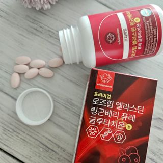 웨일섬 프리미엄 로즈힙 엘라스틴 링곤베리 퓨레 글루타치온 정 — 5점을 준 리뷰어가 2023년 7월 올린 사용 사진