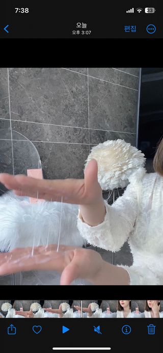 난나 살몬 스파이더 검버섯 미백 톤업 화이트닝 연어 앰플 크림 300ml 대용량 — 5점을 준 리뷰어가 2022년 11월 올린 사용 사진