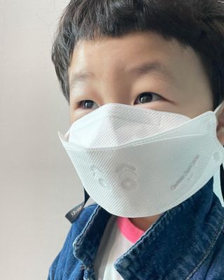 [숨그림]  덴탈마스크 짱구 우리아이 그리고 내가 쓰는 믿을수있는 케릭터 마스크  16종 — 4점을 준 리뷰어가 2021년 10월 올린 사용 사진
