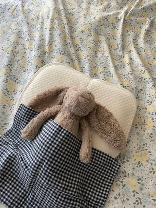 일상유희 newborn 뉴본필로우 아기두상관리베개 — 5점을 준 리뷰어가 2023년 1월 올린 사용 사진