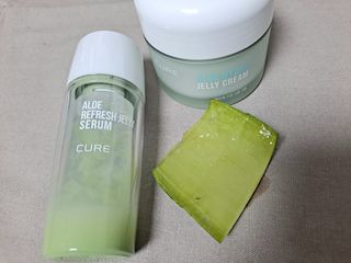김정문알로에 큐어 큐어 알로에 리프레쉬 젤리 세럼, 큐어 알로에 하이드로 젤리 크림 — 5점을 준 리뷰어가 2021년 3월 올린 사용 사진