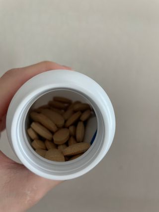 서울약사신협 간건강 실리마린 밀크씨슬 800mg, 60정 — 4점을 준 리뷰어가 2021년 11월 올린 사용 사진
