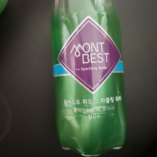 몽베스트 Montbest with Sparkling water Plain 20병 — 3점을 준 리뷰어가 2022년 6월 올린 사용 사진