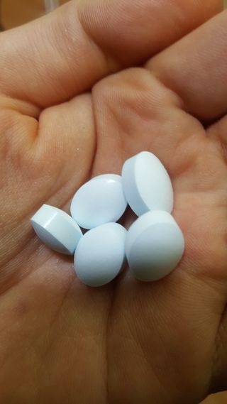 입 냄새 완화에 도움을 주는 에티켓 캔디 앳캔디 스트롱민트 — 5점을 준 리뷰어가 2021년 1월 올린 사용 사진