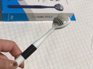 크리오 클리어스 혀백태제거 구취관리 혀클리너 — 5점을 준 리뷰어가 2021년 3월 올린 사용 사진