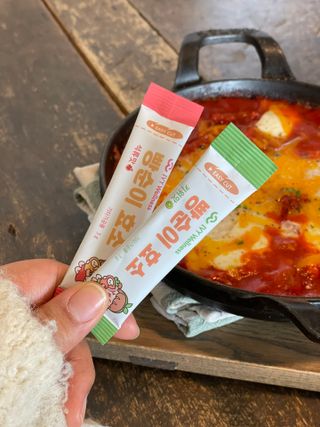 아이비웰니스 빵순이 식탁 위의 필수템! 빵순이 효소 키위맛 100포 + 석류맛 14포 (총 114포) — 5점을 준 리뷰어가 2023년 1월 올린 사용 사진