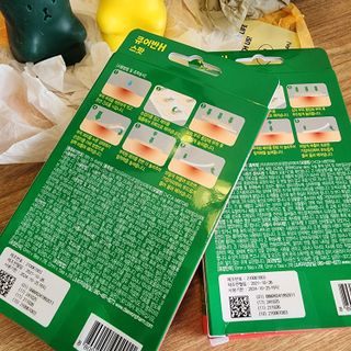 [큐어반H 스팟] 자외선 99프로 차단되는 스틱타입 스팟밴드(1팩 / 66매입) — 5점을 준 리뷰어가 2022년 11월 올린 사용 사진