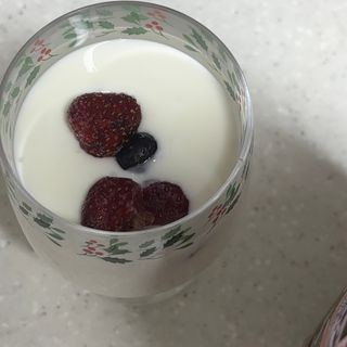 프리_[덴마크] 진하고 더 고소한 플레인 요거트 1.8L — 4.5점을 준 리뷰어가 2025년 5월 올린 사용 사진