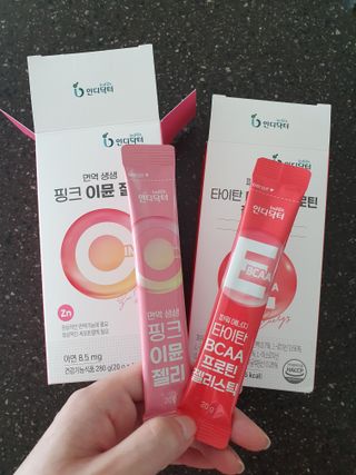 인디닥터 면역 생생 핑크 이뮨 젤리 + 타이탄 BCAA 프로틴 젤리스틱 — 5점을 준 리뷰어가 2022년 4월 올린 사용 사진