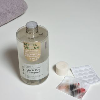 [후르디아] 눈시림없는 올영 립앤아이 리무버 — 5점을 준 리뷰어가 2024년 4월 올린 사용 사진