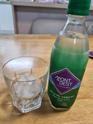 몽베스트 Montbest with Sparkling water Plain 20병 — 5점을 준 리뷰어가 2022년 7월 올린 사용 사진