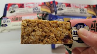 이지프로틴바 3종x각 2ea (고단백질바, 멀티단백질바, 식물성단백질바) — 4.5점을 준 리뷰어가 2024년 3월 올린 사용 사진