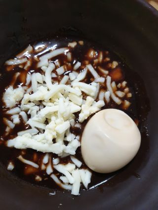 유비쿡 컵떡볶이 매운컵떡볶이2개/ 짜장컵떡볶이 2개  총 4개세트 — 5점을 준 리뷰어가 2021년 3월 올린 사용 사진