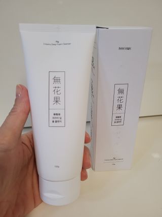 [베러오리진] 무화과 크리미 딥 폼 클렌저/피부 노폐물 & 미세먼지 99 세정 인증 민감성 피부 무자극 인증 — 5점을 준 리뷰어가 2021년 12월 올린 사용 사진