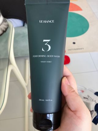 르핸스 퍼포밍 3 바디워시 비반트포렛/베티버포그 — 5점을 준 리뷰어가 2022년 12월 올린 사용 사진