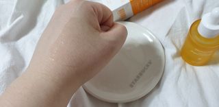 체르엠 스템앤셀 비타민 브라이트닝 에센스 30ml 1개 — 5점을 준 리뷰어가 2021년 9월 올린 사용 사진